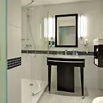 Hampton By Hilton 3*