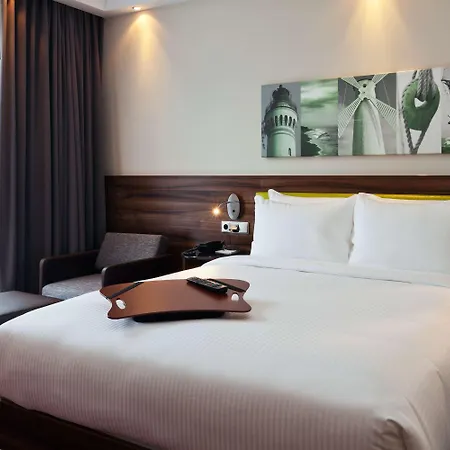 Hampton By Hilton Hotel 3*