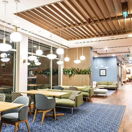 Hampton By Hilton Hotell