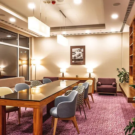 Hampton By Hilton 호텔 슈비노우이스쳬
