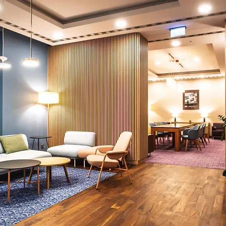 Hampton By Hilton 3*