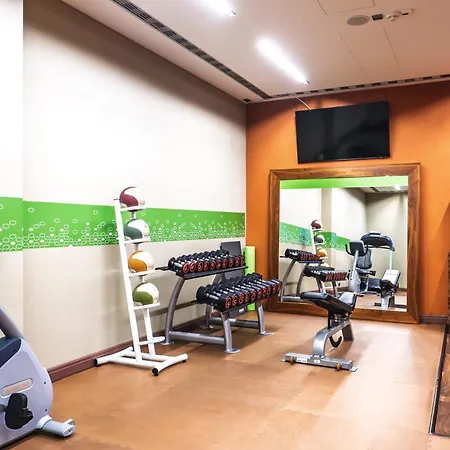 希尔顿汉普顿斯奇诺维斯切酒店 斯维诺乌伊希切