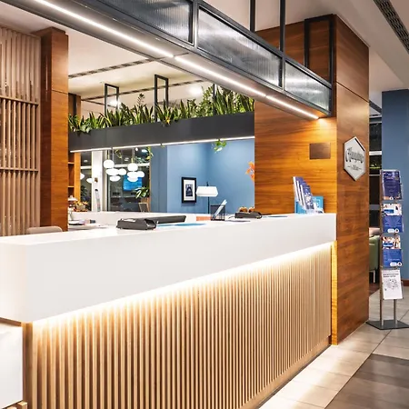 Hotel Hampton By Hilton 3*