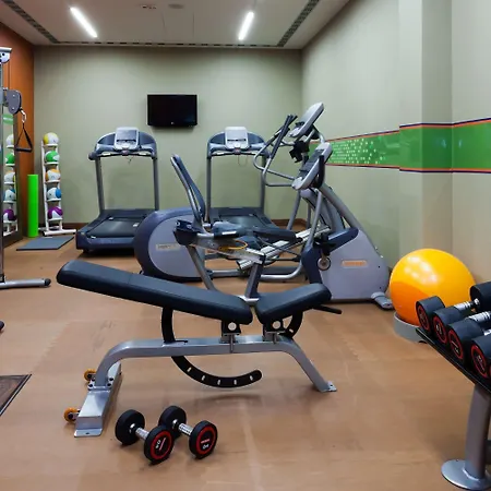 希尔顿汉普顿斯奇诺维斯切酒店 3* 斯维诺乌伊希切