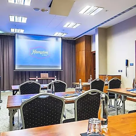 Hampton By Hilton Otel 3*