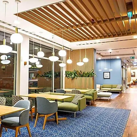 Otel Hampton By Hilton 3*