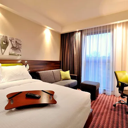 希尔顿汉普顿斯奇诺维斯切酒店 3* 斯维诺乌伊希切