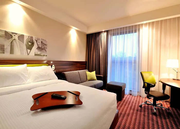 Hampton By Hilton 3*