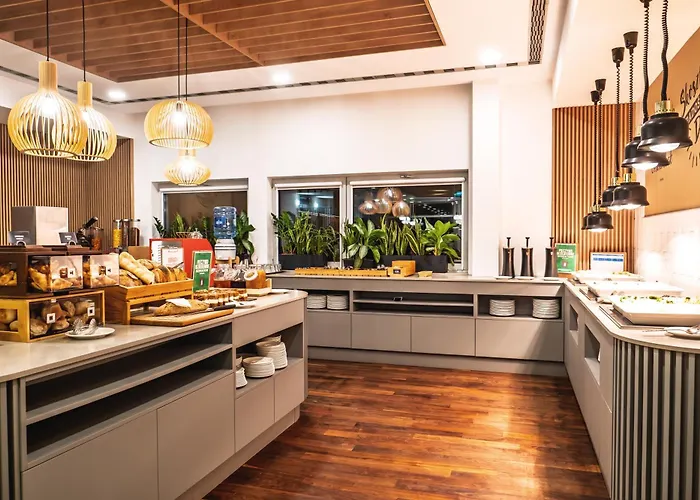 Hampton By Hilton Отель 3*