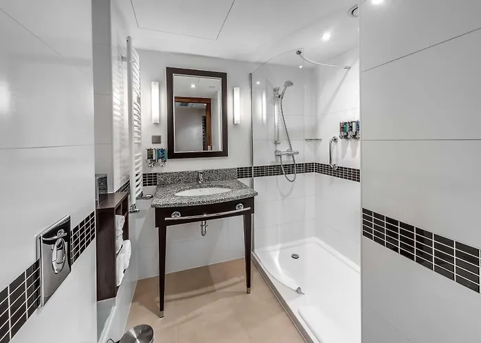 Отель Hampton By Hilton