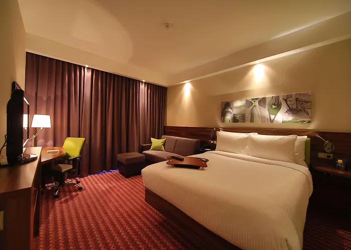 Hampton By Hilton Hotel 3*